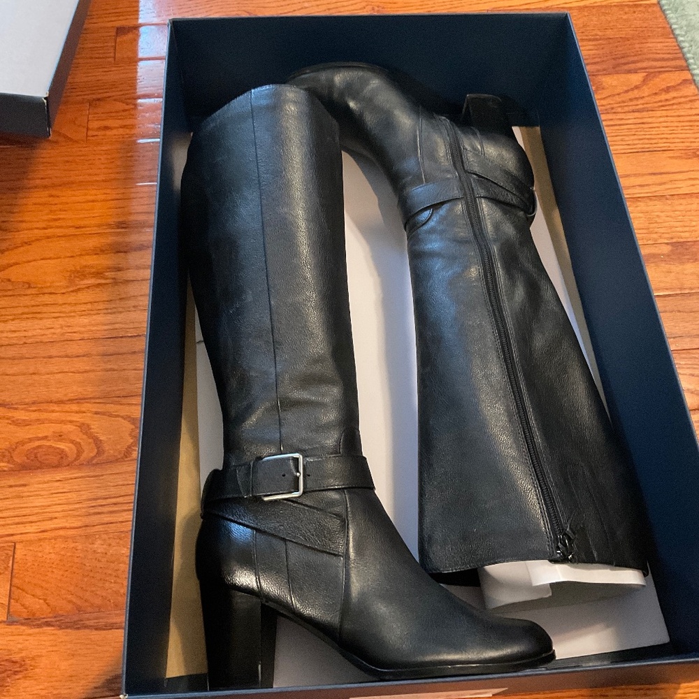 Cole Haan women’s tall black leather boot size 7.5 Really good condition